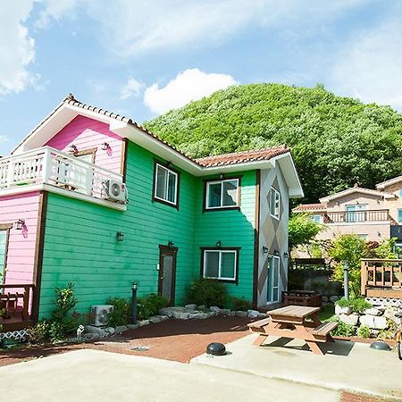 Utopia Pension Gyeongju Eksteriør bilde